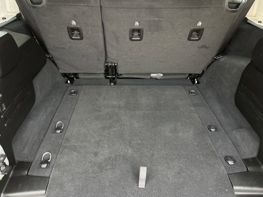 Used 2024 Jeep Wrangler Sahara image 24