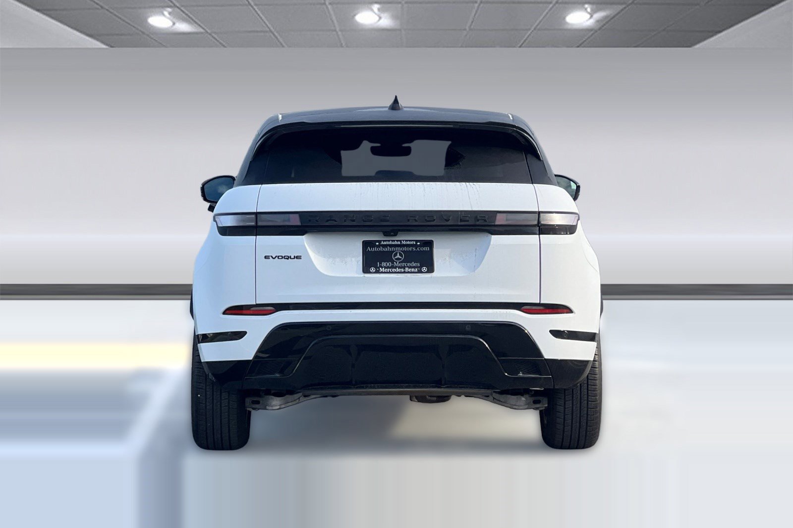 Used 2024 Land Rover Range Rover Evoque Dynamic SE image 9
