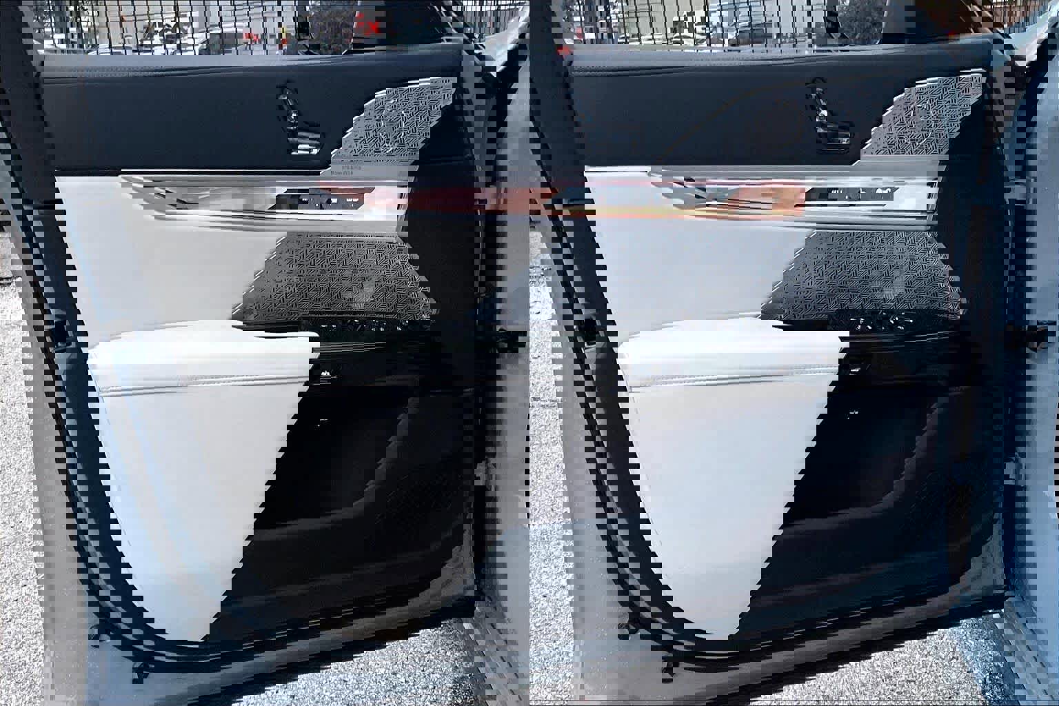 Used 2025 BMW i7 eDrive50 w/ M Sport Package image 20