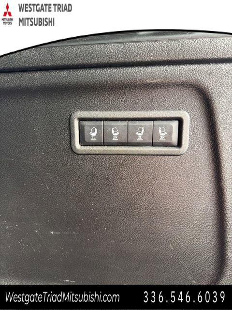 Used 2024 Jeep Wagoneer L Series II AWD/4WD image 9