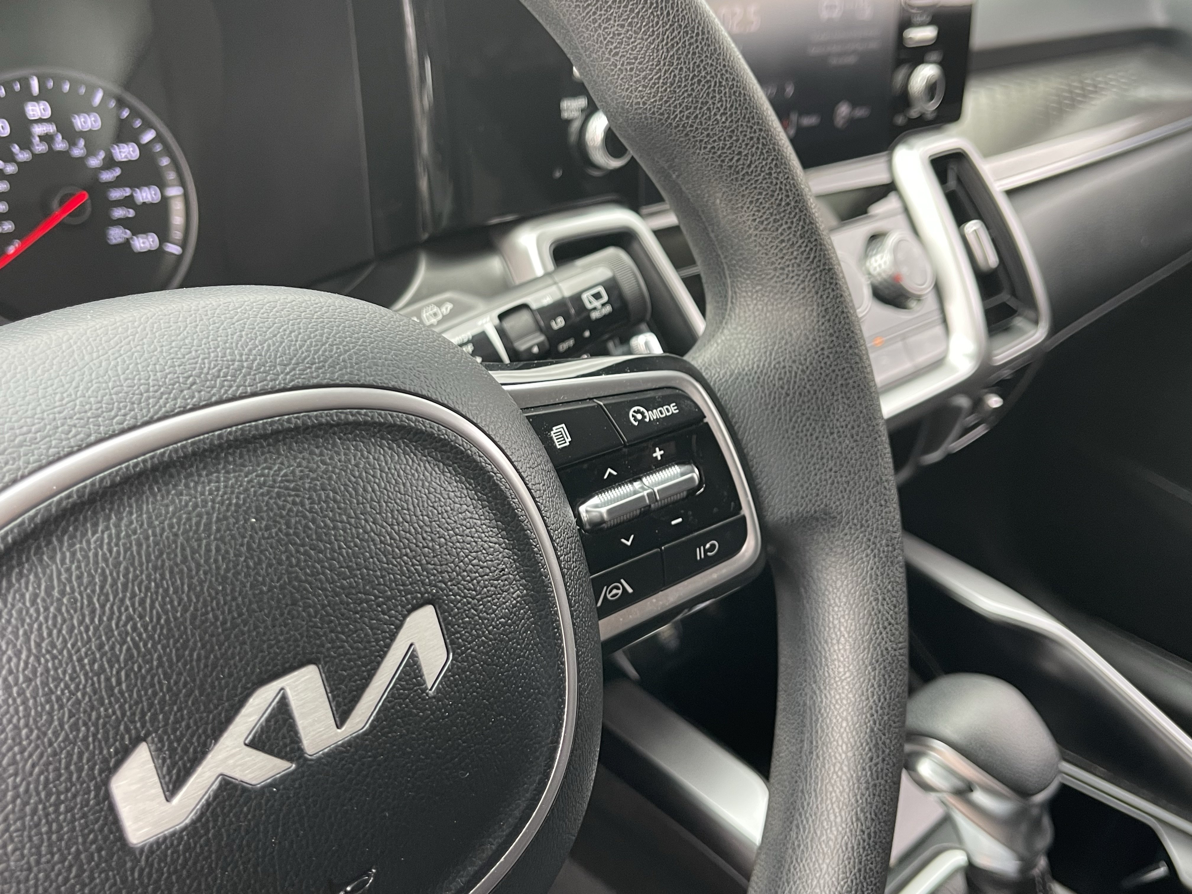 Certified 2022 Kia Sorento LX FWD image 24