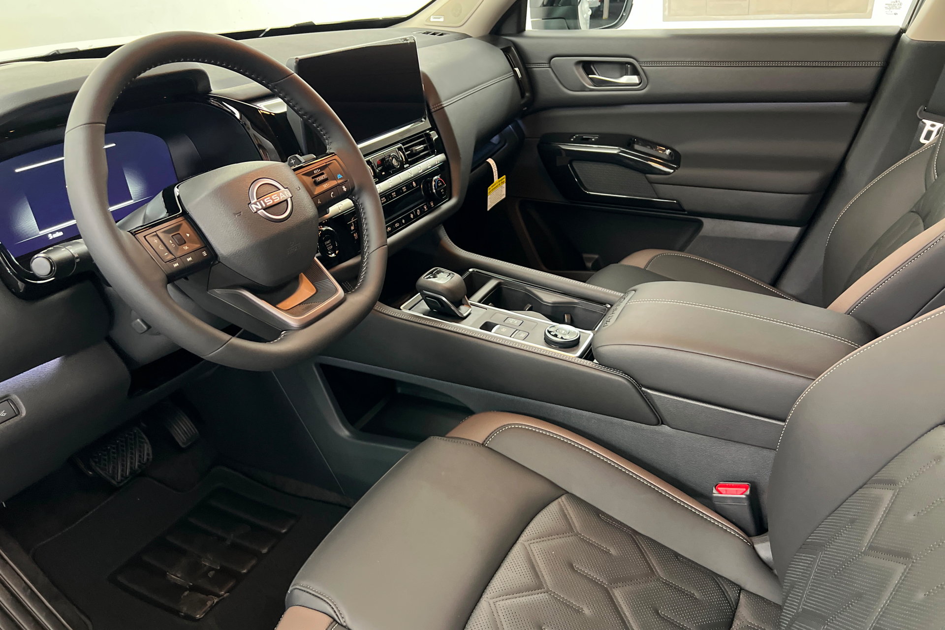 New 2026 Nissan Pathfinder Platinum AWD/4WD image 15