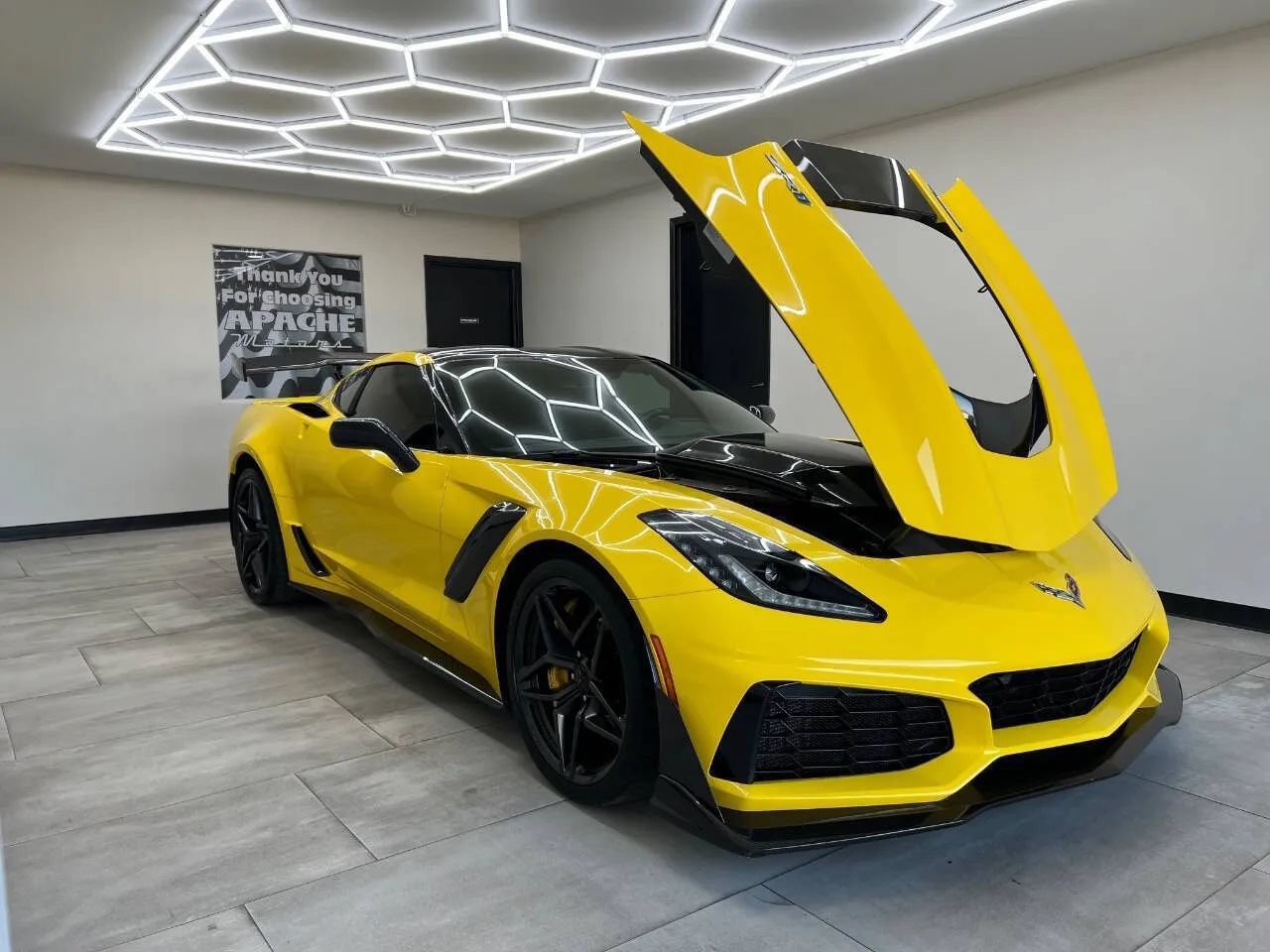 Used 2019 Chevrolet Corvette ZR1 w/ Chrome Badge Package RWD image 10