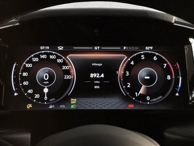 Used 2025 Aston Martin Vanquish RWD image 21
