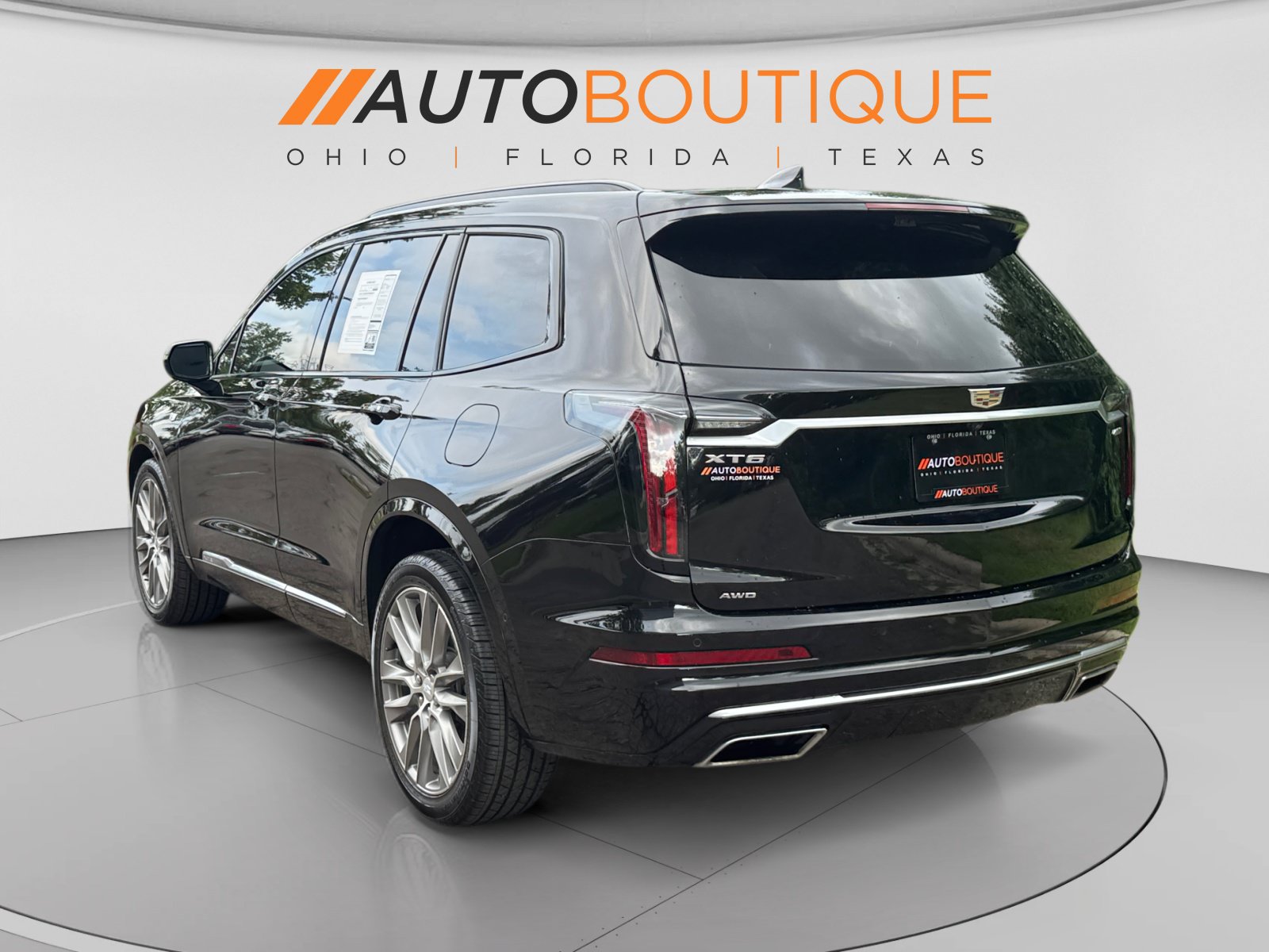 Used 2021 Cadillac XT6 Sport w/ Platinum Package AWD/4WD image 2