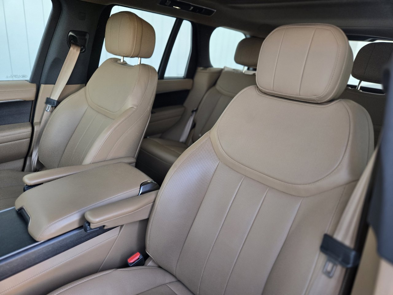 Used 2023 Land Rover Range Rover SE image 8