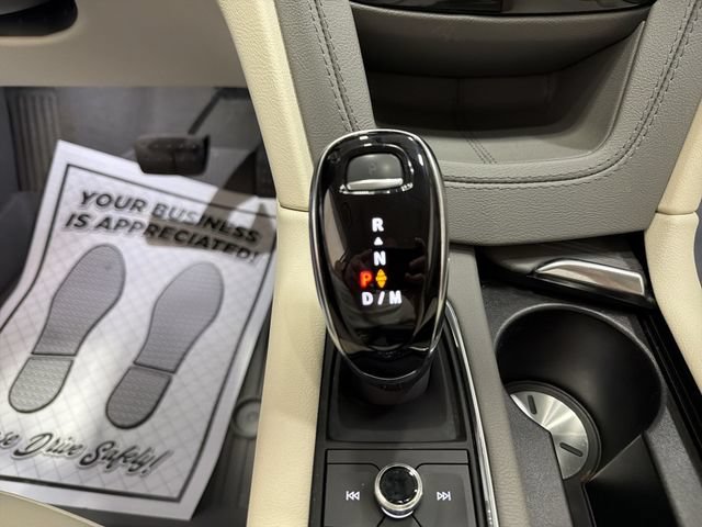 Used 2023 Cadillac XT6 Premium Luxury w/ LPO, Floor Liner Package AWD/4WD image 20