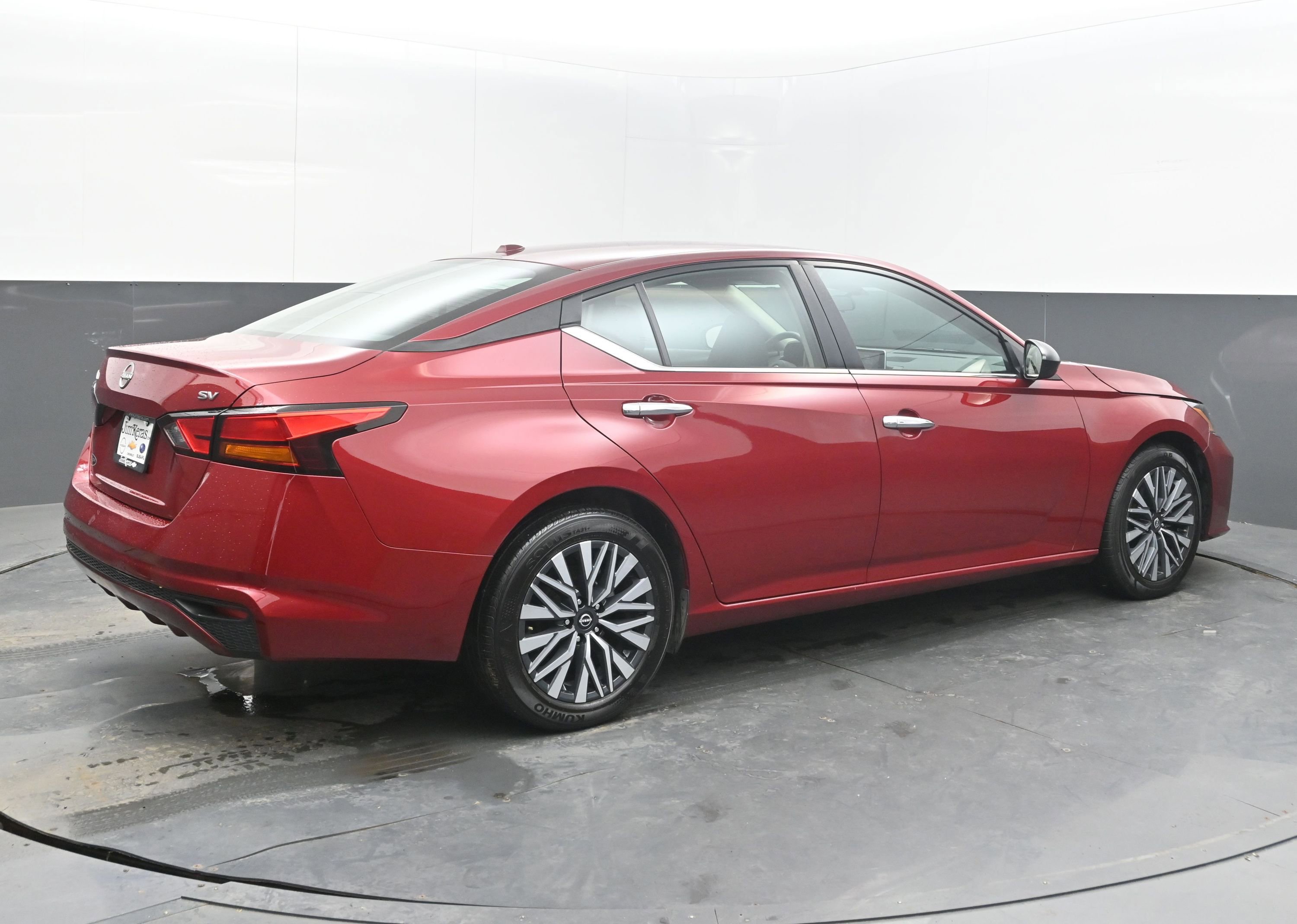 Used 2024 Nissan Altima 2.5 SV image 9