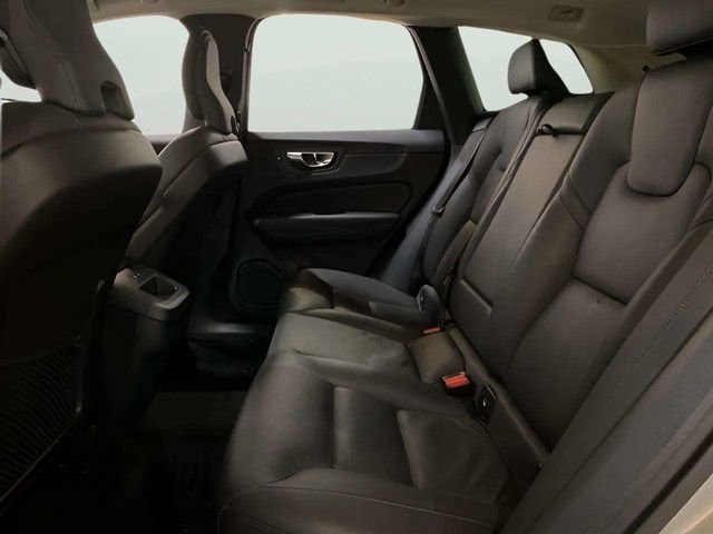 Used 2025 Volvo XC60 B5 Plus AWD/4WD image 22