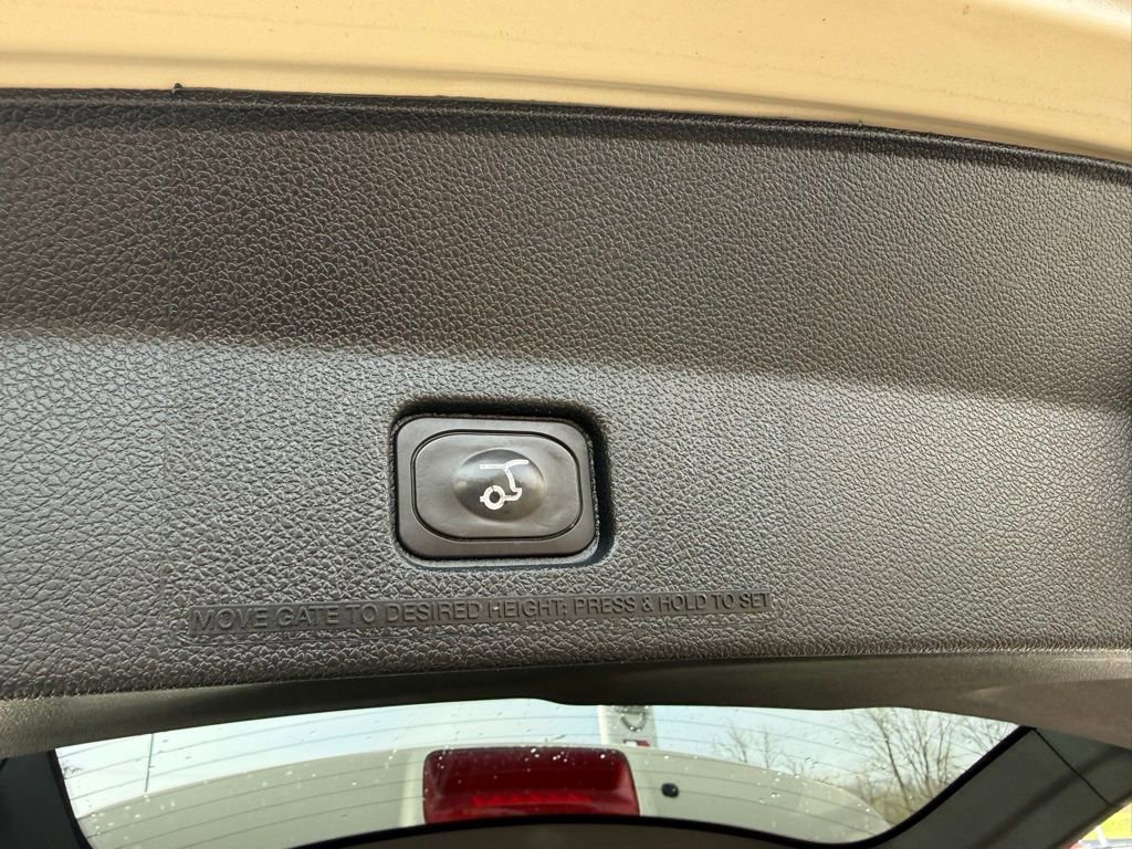 Used 2018 Ford Explorer XLT w/ Equipment Group 202A image 26