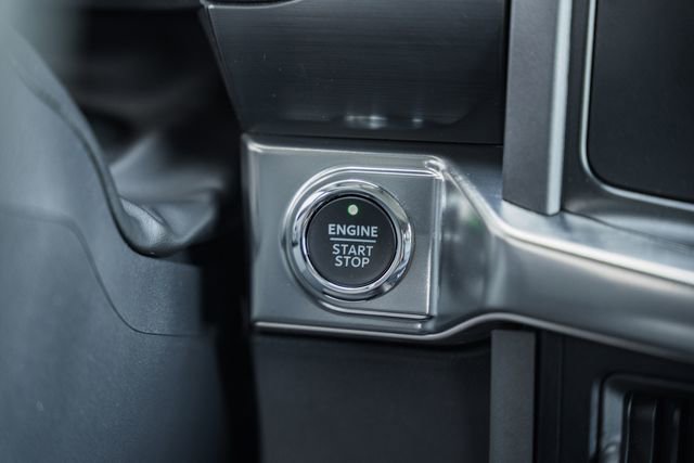 Used 2023 Ford F150 Lariat w/ FX4 Off-Road Package AWD/4WD image 36