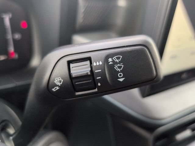 Used 2025 Ford Maverick XL w/ Equipment Group 102A AWD/4WD image 23
