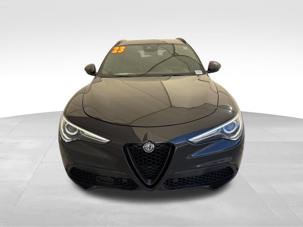 Used 2023 Alfa Romeo Stelvio Veloce AWD/4WD image 3