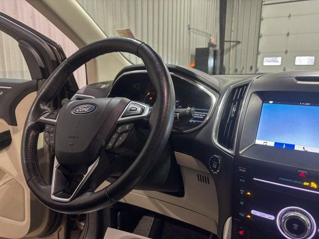 Used 2019 Ford Edge Titanium w/ Cold Weather Package image 17