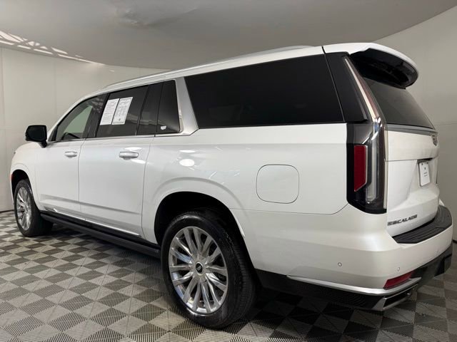 Used 2024 Cadillac Escalade ESV Premium Luxury w/ Performance Package image 4