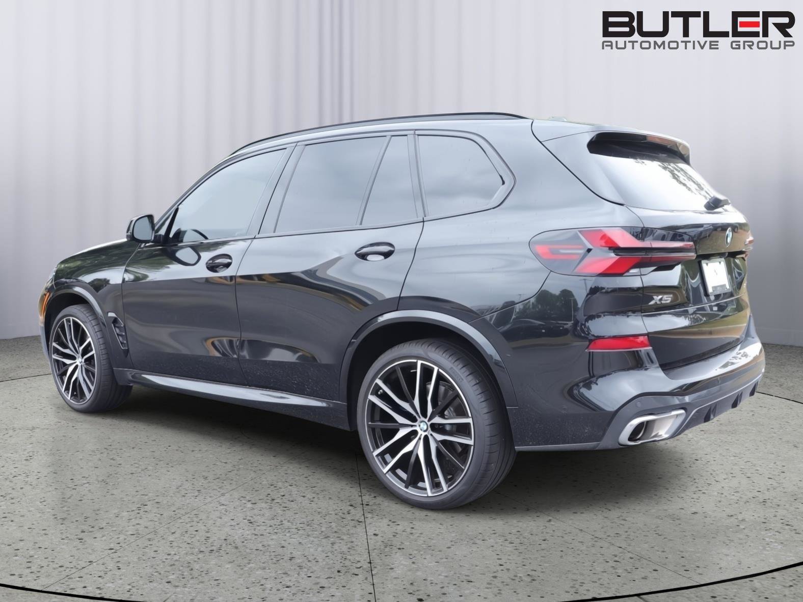 Used 2025 BMW X5 sDrive40i w/ M Sport Package RWD image 5