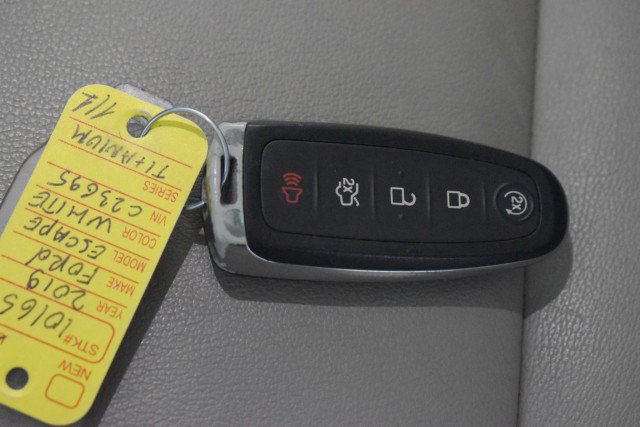 Used 2019 Ford Escape Titanium AWD/4WD image 23