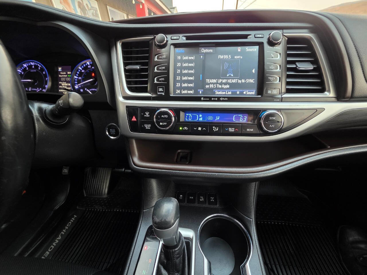 Used 2019 Toyota Highlander AWD V6 image 5