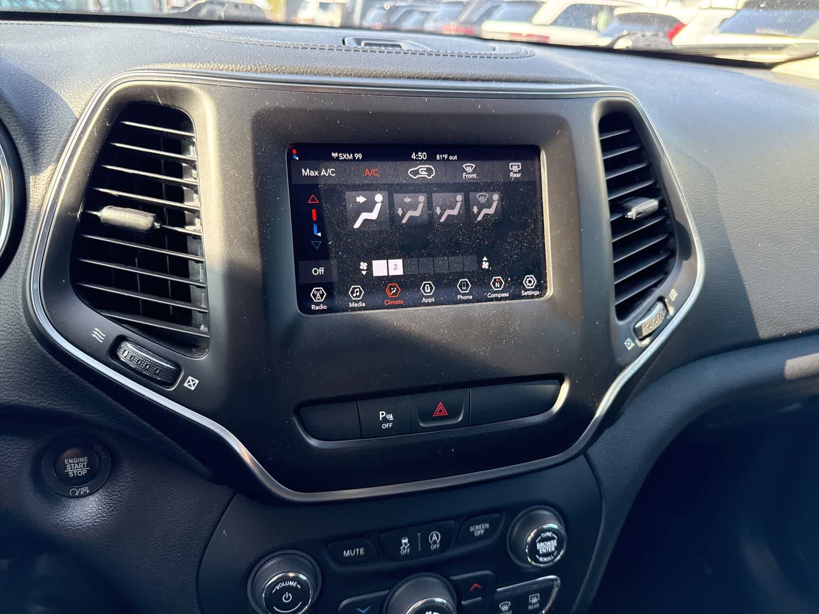Used 2019 Jeep Cherokee Latitude Plus FWD image 26