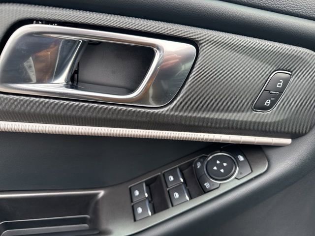 Used 2025 Ford Explorer ST-Line w/ ST-Line Street Pack image 13