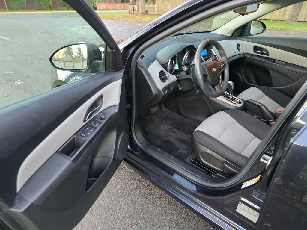 Used 2016 Chevrolet Cruze LS image 20