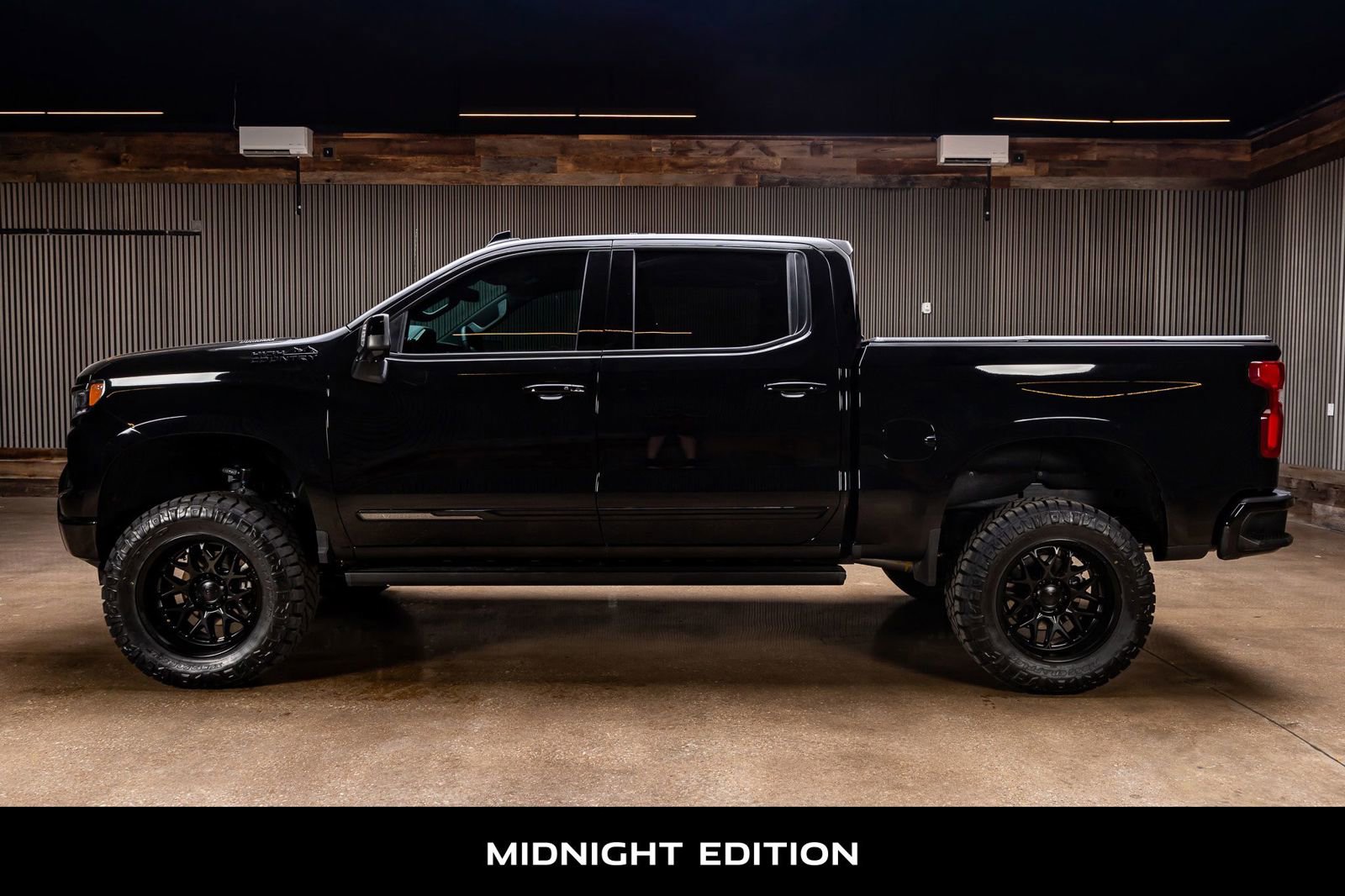 Used 2025 Chevrolet Silverado 1500 High Country w/ Midnight Edition image 6