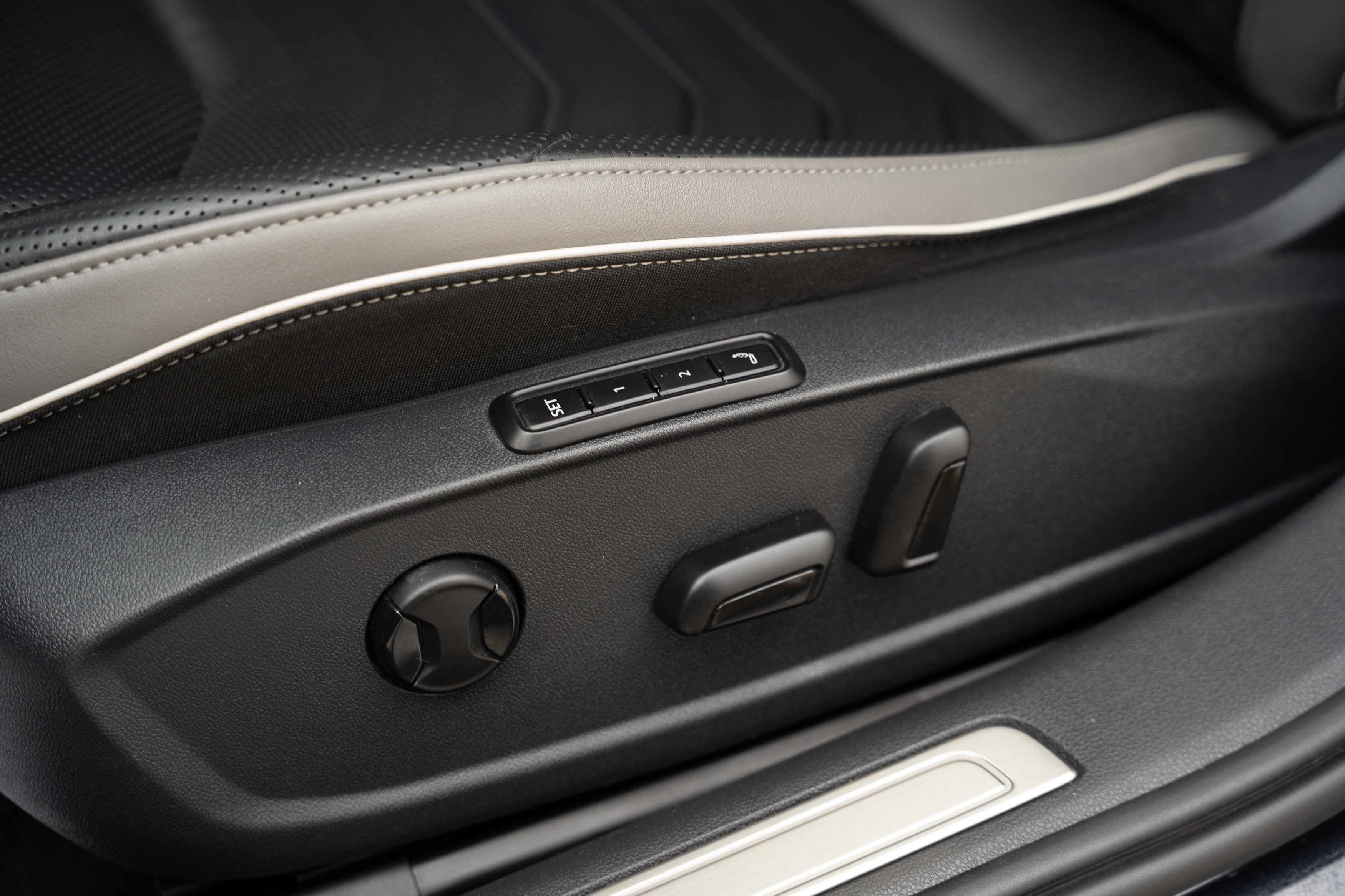 Used 2021 Volkswagen Arteon SEL Premium image 23