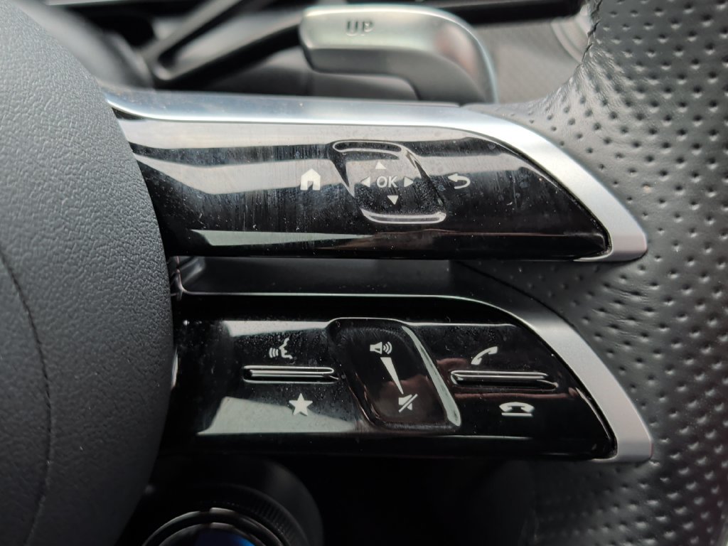 Used 2025 Mercedes-Benz GLC 43 AMG 4MATIC image 13