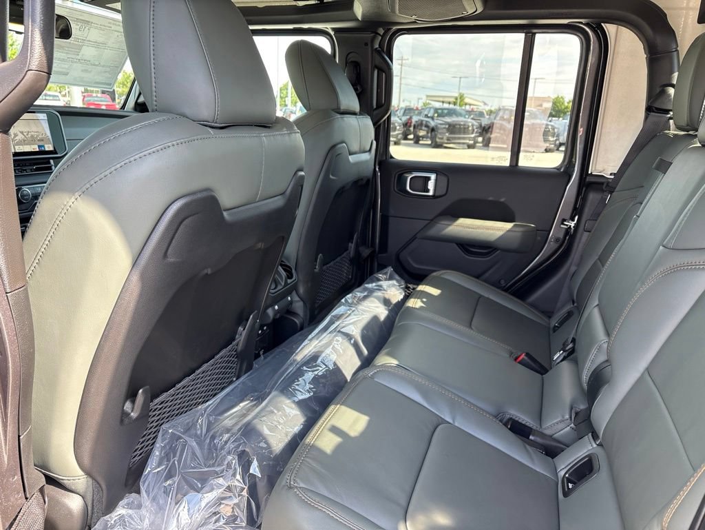 New 2026 Jeep Gladiator Mojave AWD/4WD image 9