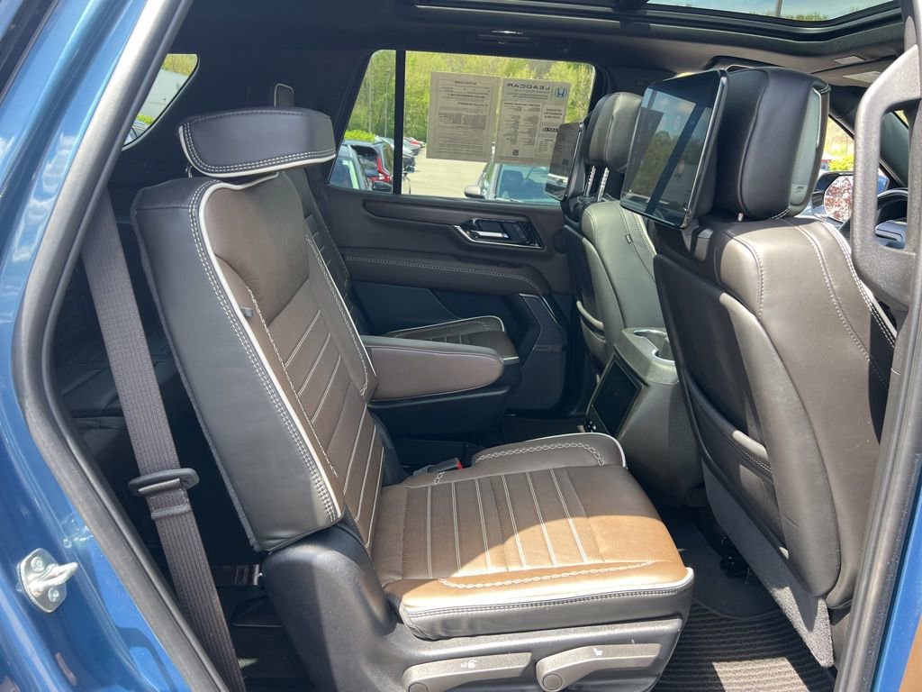 Used 2025 GMC Yukon Denali Ultimate AWD/4WD image 30