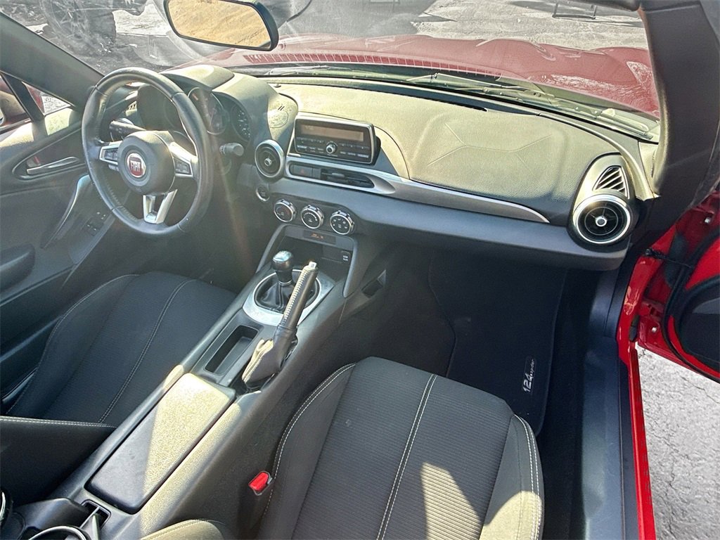 Used 2017 FIAT 124 Spider Classica image 30