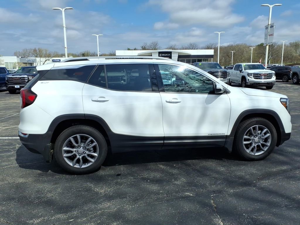 Certified 2024 GMC Terrain SLT image 8