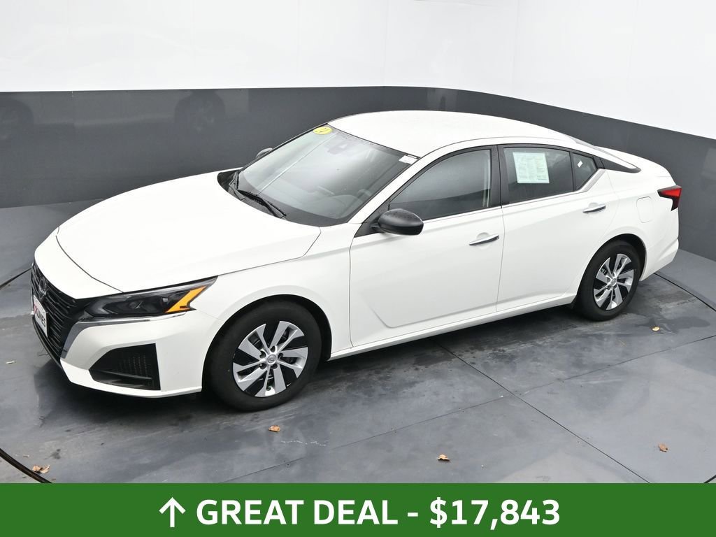Used 2024 Nissan Altima 2.5 S FWD image 38