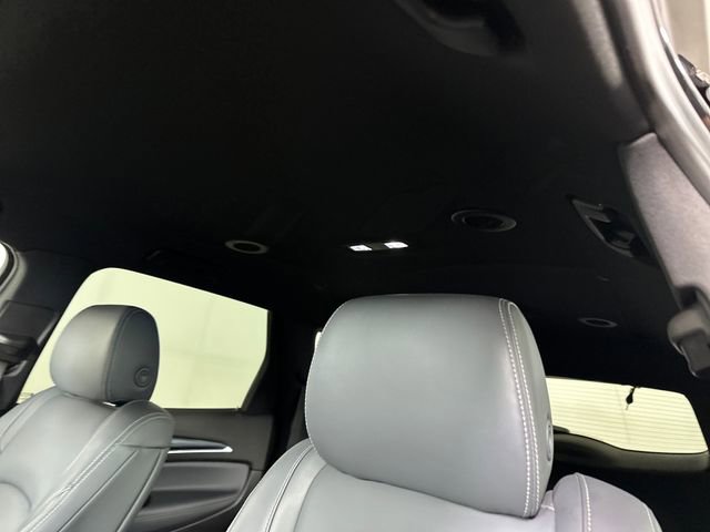 Used 2023 Buick Enclave Essence image 12