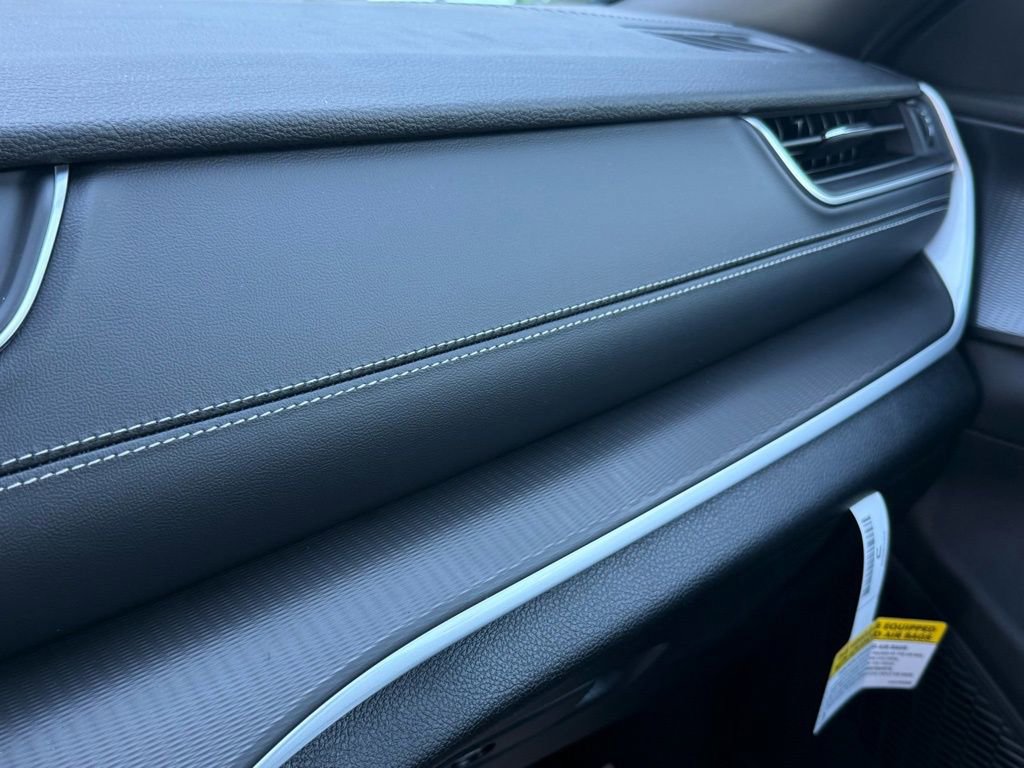 New 2026 Jeep Grand Cherokee L Laredo image 21