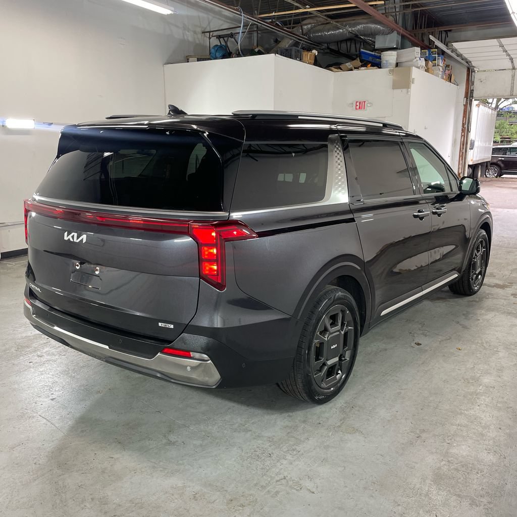 Used 2025 Kia Carnival SX FWD image 6