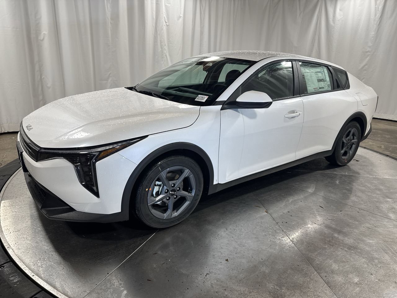 New 2025 Kia K4 LXS