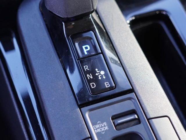 Used 2024 Toyota Prius LE image 31