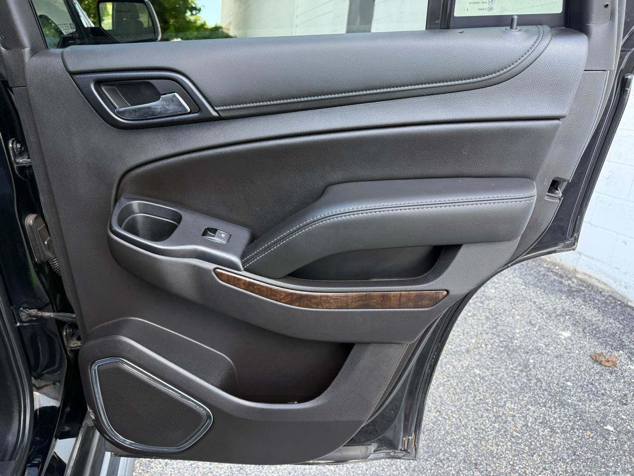 Used 2020 Chevrolet Tahoe 2WD image 16