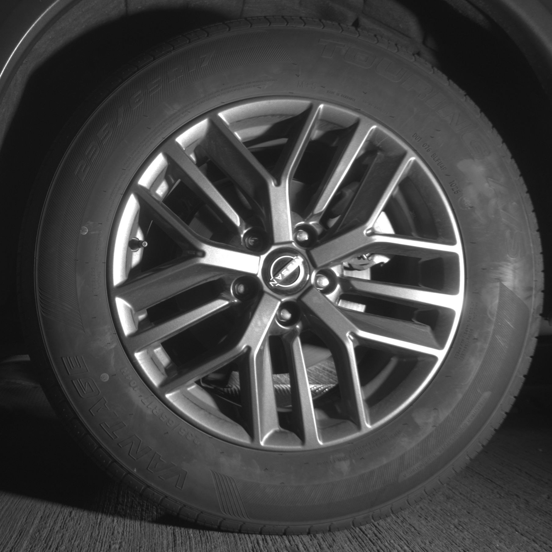 Used 2023 Nissan Rogue S image 14