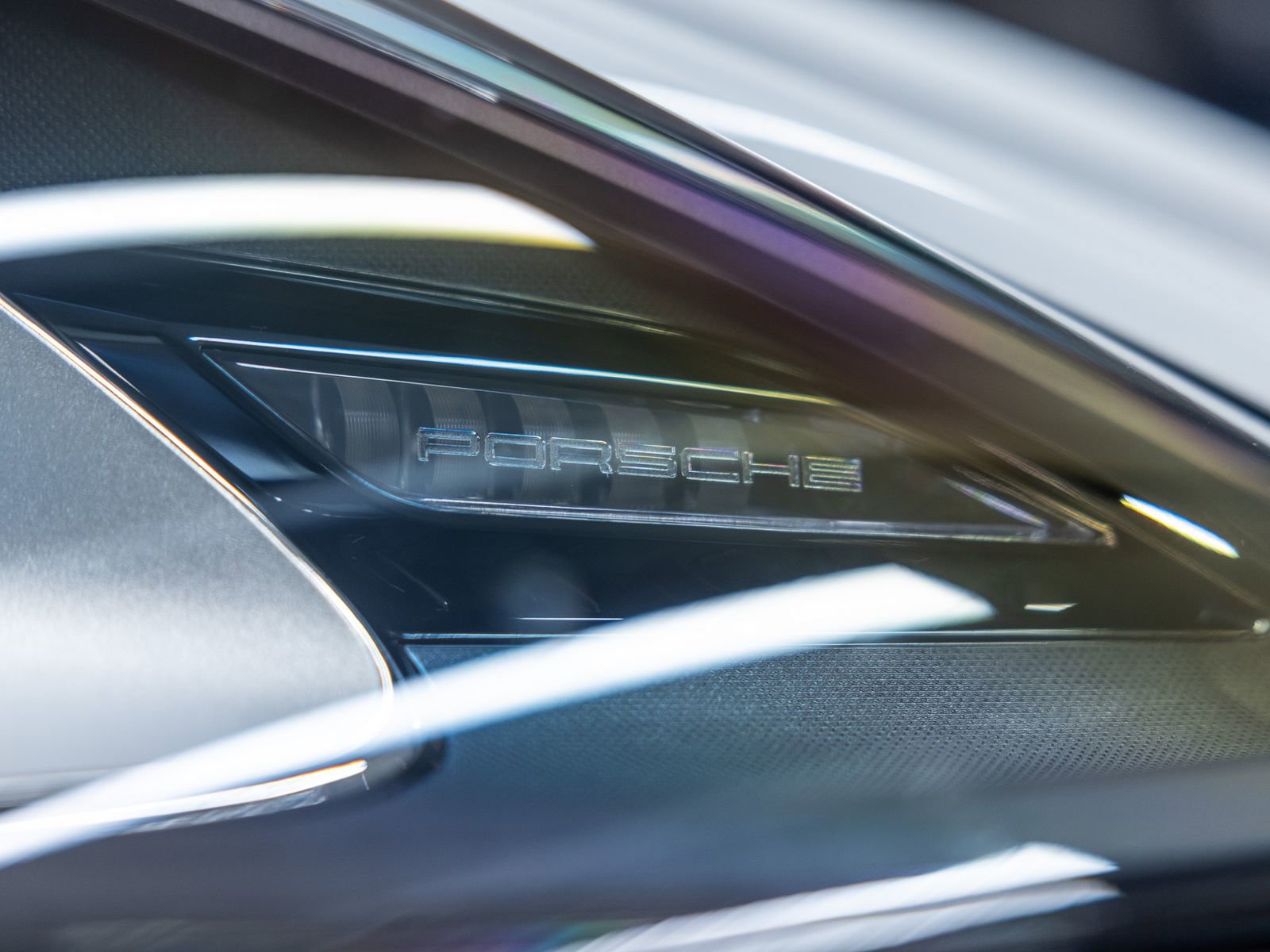 Certified 2023 Porsche Cayenne Platinum Edition image 16
