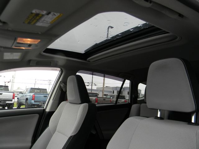 Used 2016 Toyota RAV4 XLE w/ Convenience Package AWD/4WD image 19