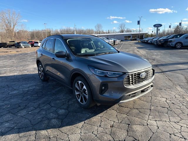 Used 2024 Ford Escape Platinum image 10