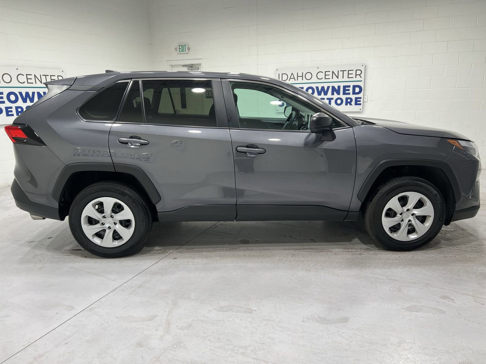 Used 2024 Toyota RAV4 LE image 9
