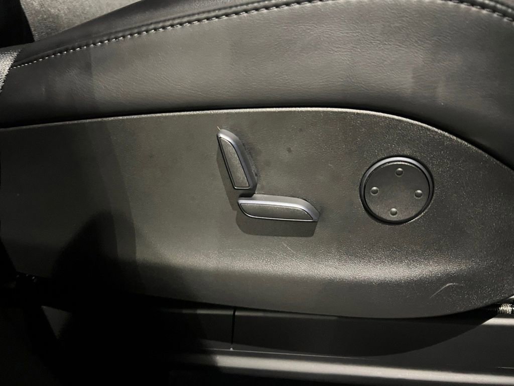 Used 2018 Tesla Model X 75D AWD/4WD image 14