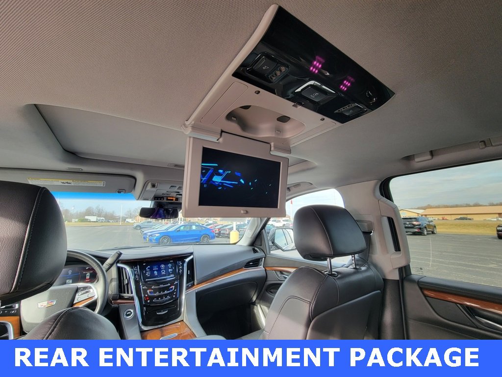 Used 2017 Cadillac Escalade Premium Luxury image 4