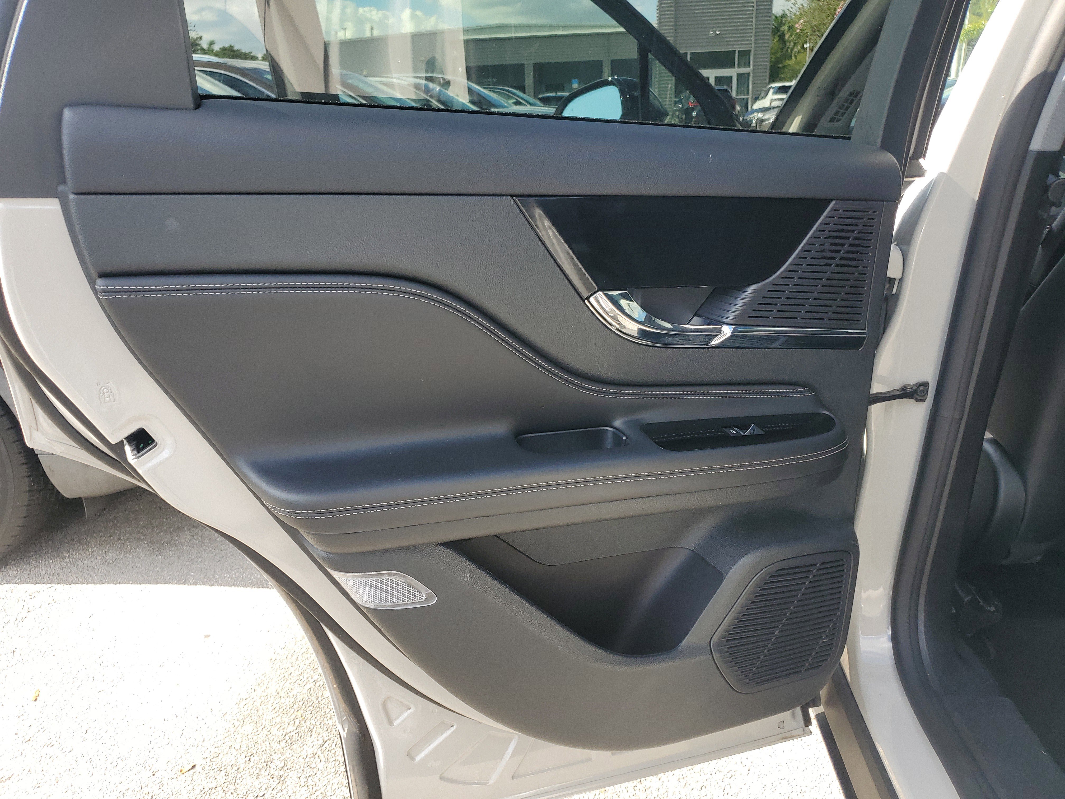 Certified 2022 Lincoln Corsair Reserve image 11