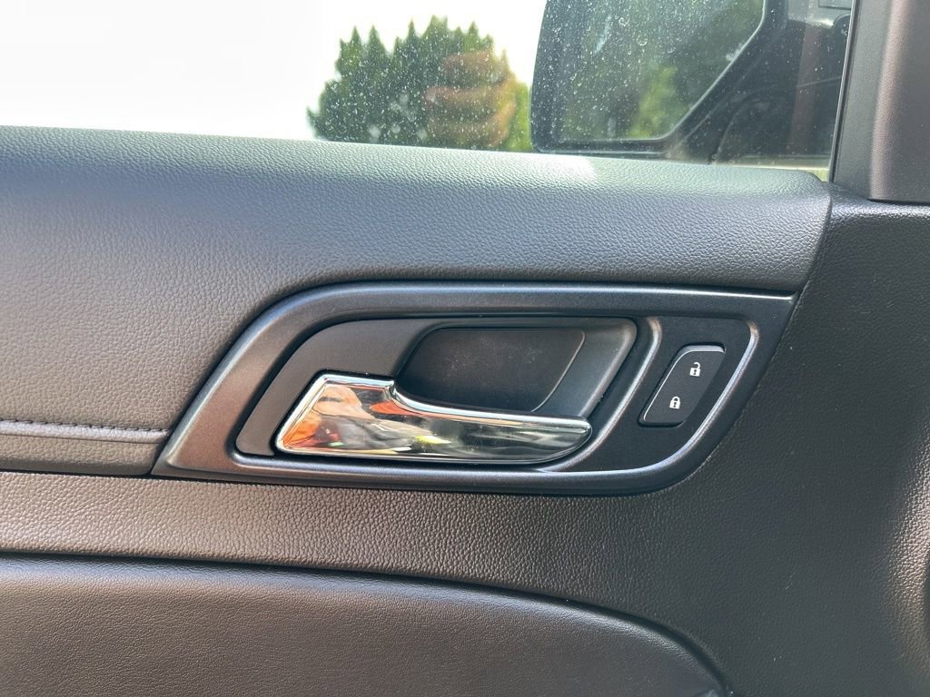 Used 2019 Chevrolet Tahoe LT w/ RST Edition image 18