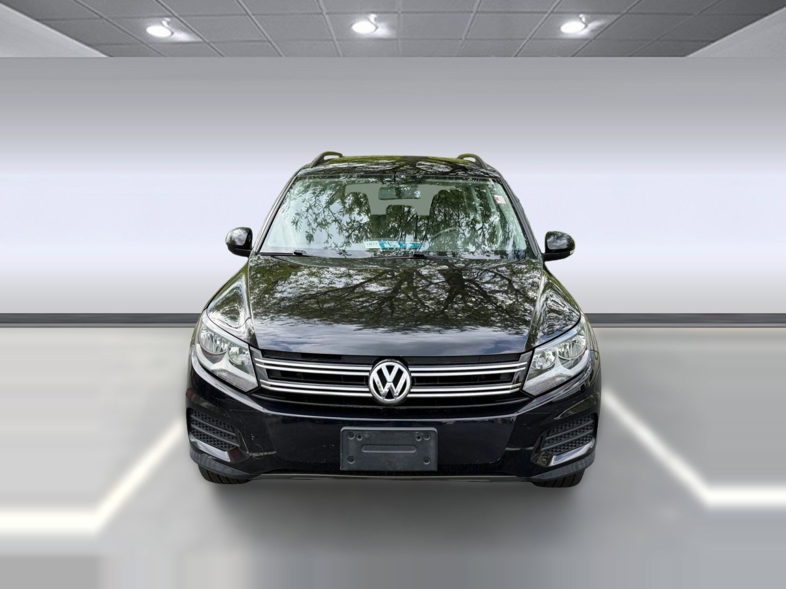 Used 2018 Volkswagen Tiguan Limited w/ Premium Package AWD/4WD image 4