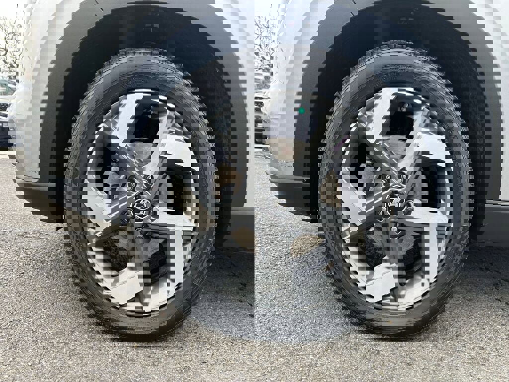 Used 2023 Hyundai Venue SEL w/ Cargo Package image 34